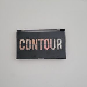Contour Palette with Black Case